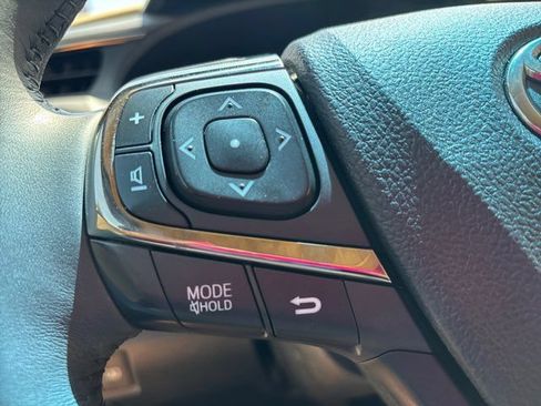 Used 2016 Toyota Avalon Limited FWD image 49