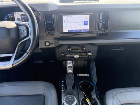 Used 2022 Ford Bronco Black Diamond image 16