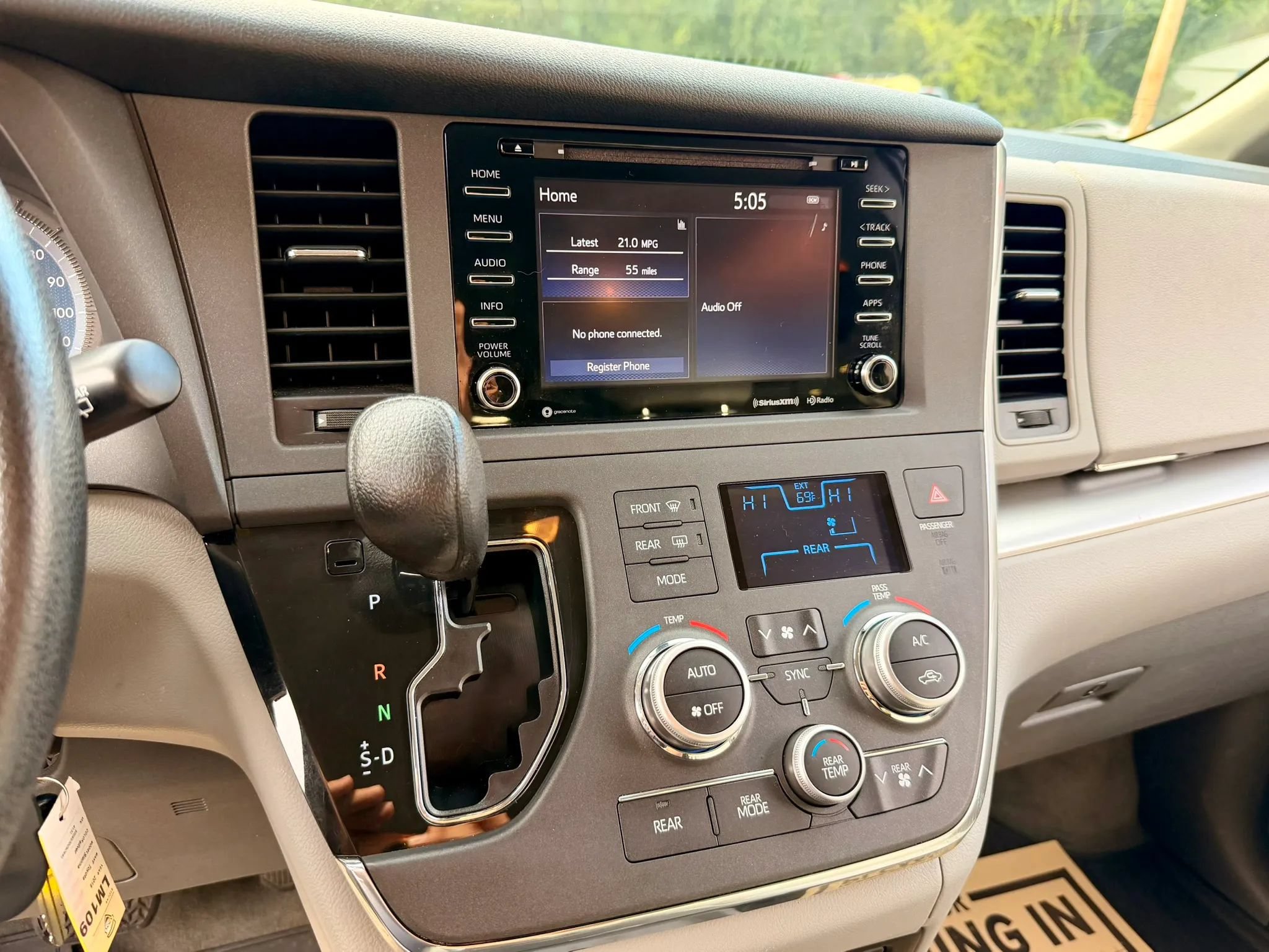 Used 2018 Toyota Sienna LE FWD image 16