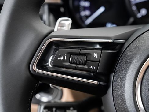 New 2025 Porsche Macan image 13