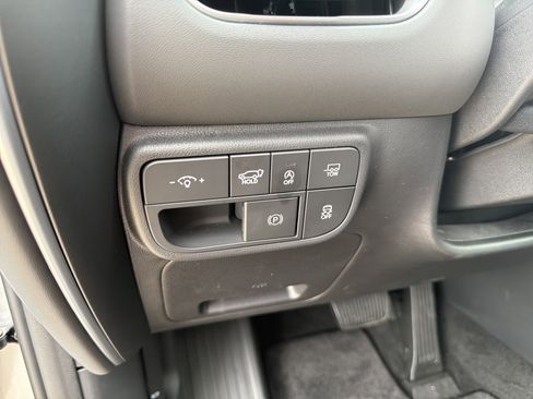 Used 2026 Hyundai Palisade SEL FWD image 14