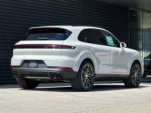 New 2026 Porsche Cayenne AWD/4WD image 8