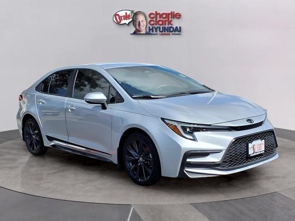 Used 2024 Toyota Corolla SE FWD image 7