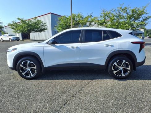 Used 2024 Chevrolet Trax RS w/ Driver Confidence Package image 13