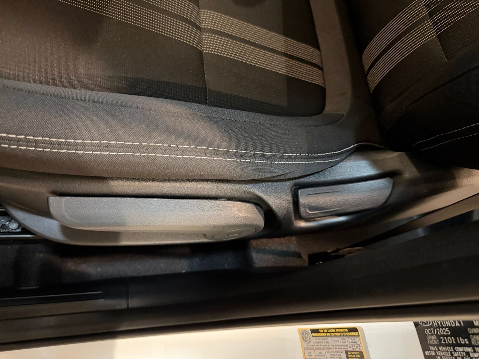 Used 2026 Hyundai Venue SEL FWD image 21
