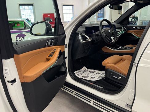 Used 2026 BMW X5 xDrive40i image 13