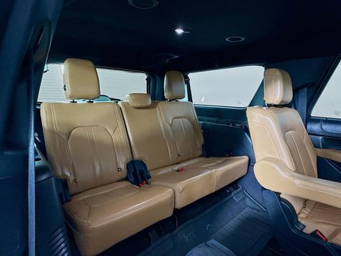 Used 2023 Ford Expedition Max Platinum image 28