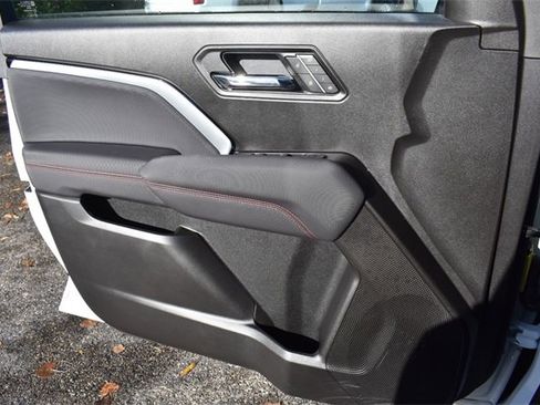 New 2025 Chevrolet Colorado Z71 w/ Midnight Edition image 34