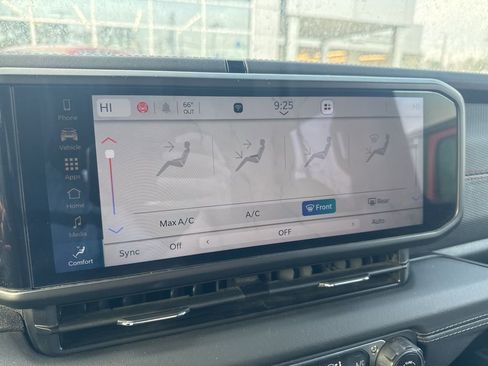 Used 2025 Jeep Wrangler Unlimited Rubicon image 13