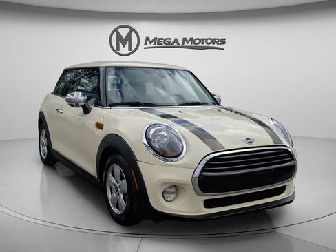 Used 2019 MINI Cooper 2-Door Hardtop image 11