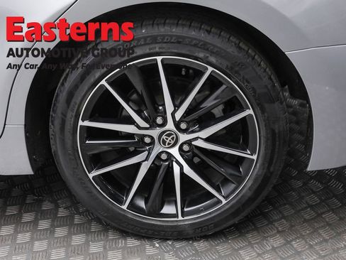 Used 2023 Toyota Camry SE FWD image 8