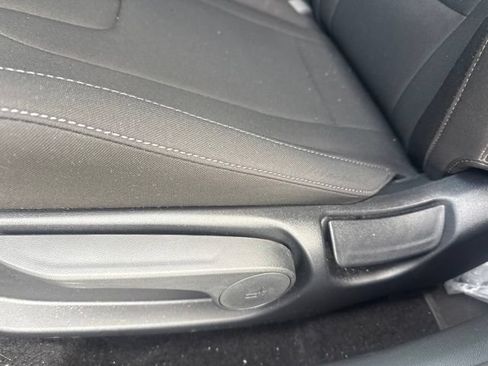Used 2025 Hyundai Elantra Sport FWD image 13
