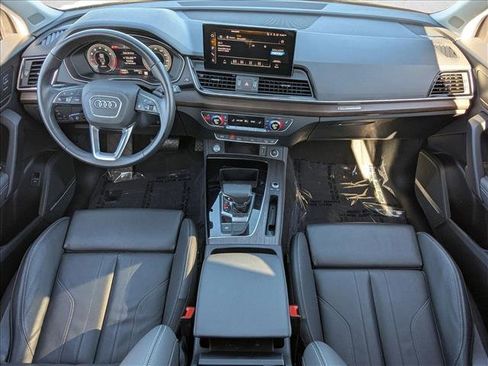 Certified 2025 Audi Q5 2.0T Premium Plus image 17