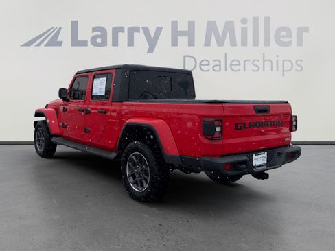 Used 2020 Jeep Gladiator Overland AWD/4WD image 4