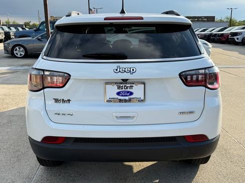 Used 2022 Jeep Compass Latitude w/ Sun and Sound Group image 9