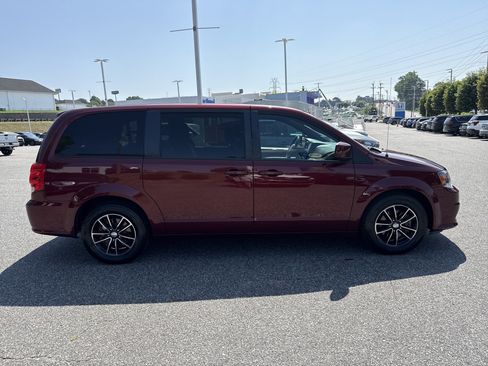 Used 2019 Dodge Grand Caravan SE FWD image 11