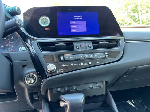 Certified 2025 Lexus ES 350 w/ Premium Package FWD image 30