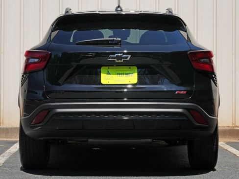 Used 2025 Chevrolet Trax RS FWD image 10
