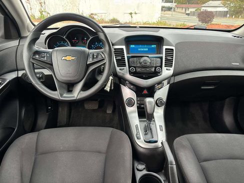Used 2015 Chevrolet Cruze LT image 11