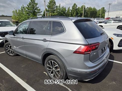 Used 2021 Volkswagen Tiguan SE w/ Panoramic Sunroof Package FWD image 5
