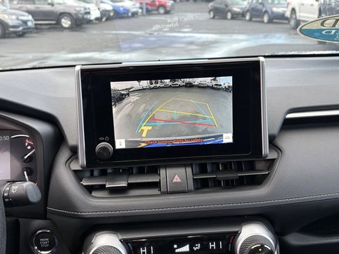 Used 2025 Toyota RAV4 XLE image 31