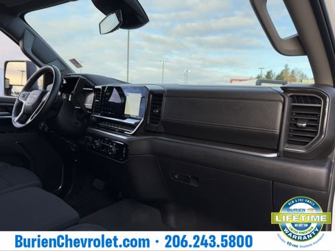 Used 2024 Chevrolet Silverado 2500 LT image 20
