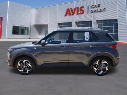 Used 2025 Hyundai Venue SEL FWD image 10