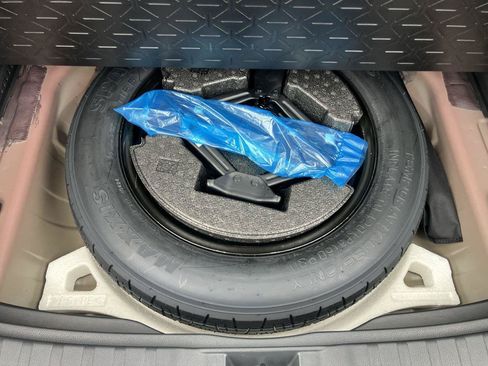 Used 2024 Toyota RAV4 LE FWD image 27