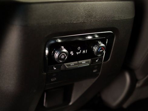 New 2026 GMC Yukon XL Elevation image 30