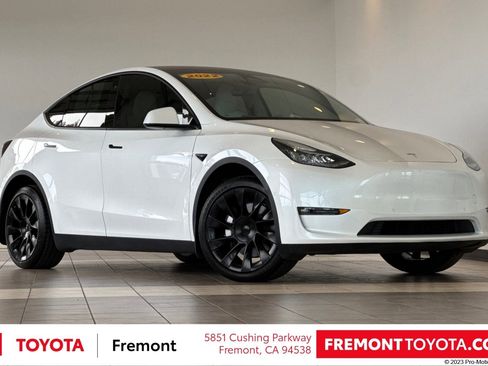Used 2022 Tesla Model Y Long Range AWD/4WD image 1