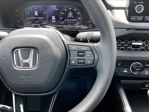 Used 2023 Honda Accord EX image 11