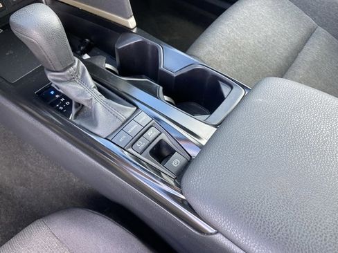 Used 2025 Toyota Camry LE image 40