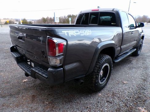 Used 2020 Toyota Tacoma SR5 image 4