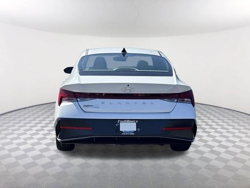 New 2025 Hyundai Elantra SEL FWD image 6