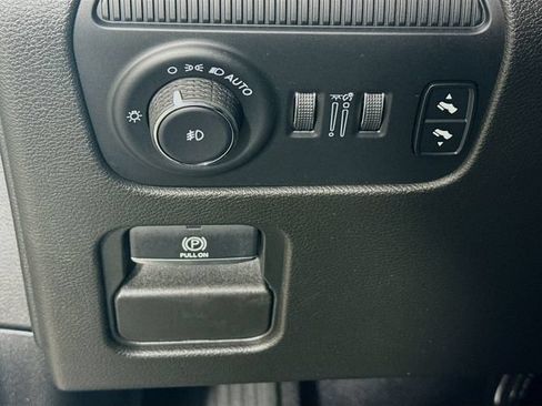 Used 2023 Jeep Grand Wagoneer 4WD w/ Flexible Seating Group image 10