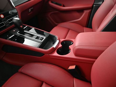 New 2026 Porsche Macan S image 22