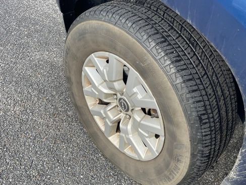 Used 2022 Nissan Frontier SV RWD image 9