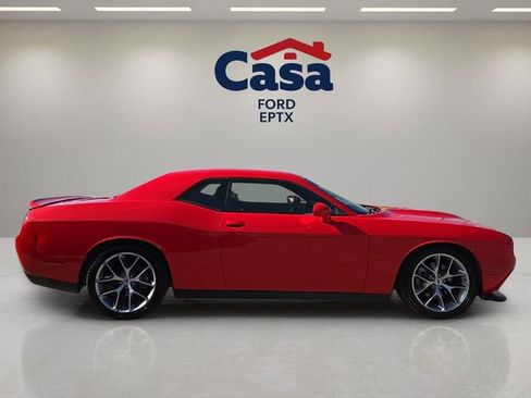 Used 2022 Dodge Challenger GT image 2