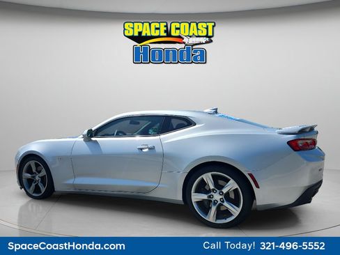 Used 2018 Chevrolet Camaro SS RWD image 11