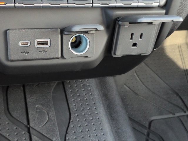Used 2022 Chevrolet Silverado 1500 Custom RWD image 21
