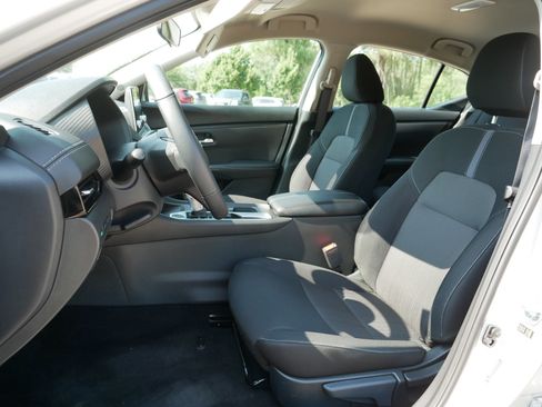 Certified 2023 Nissan Sentra SV w/ All-Weather Package FWD image 33