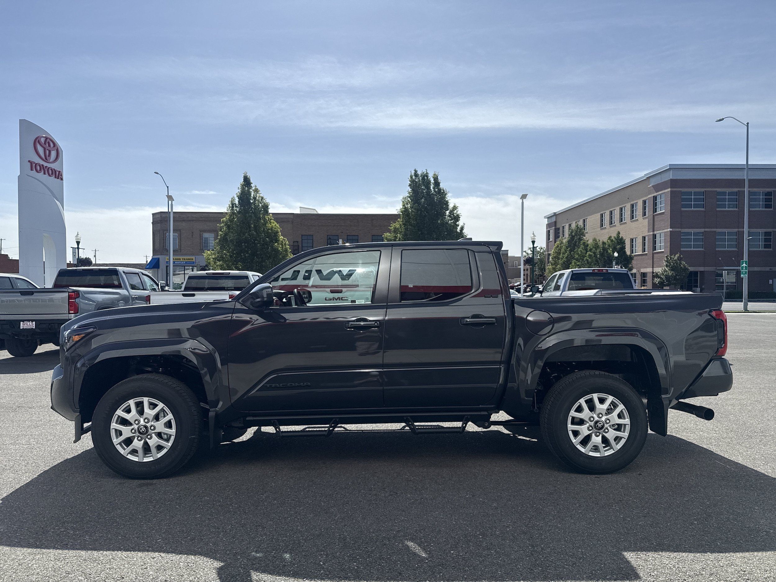 Used 2026 Toyota Tacoma SR5 AWD/4WD image 6