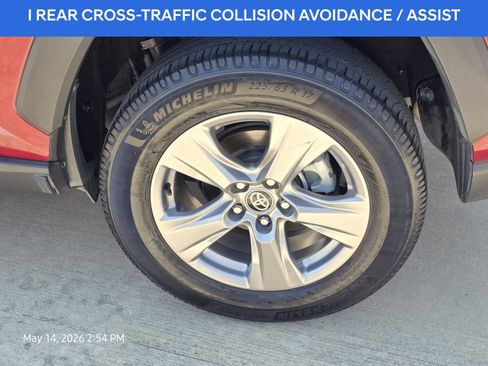 Used 2022 Toyota RAV4 XLE w/ Convenience Package FWD image 12