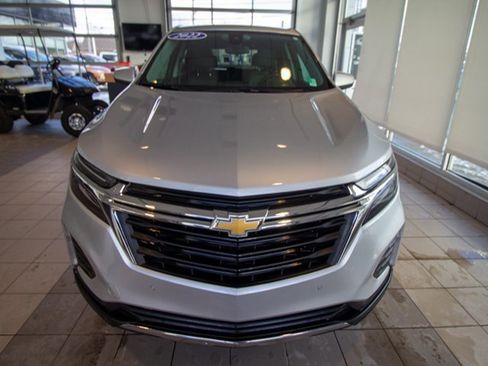 Used 2022 Chevrolet Equinox LT image 3