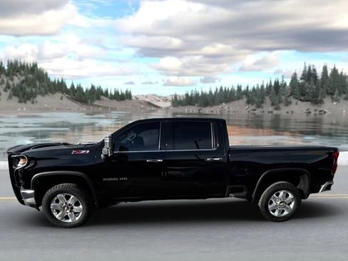 Used 2022 Chevrolet Silverado 3500 LTZ w/ Z71 Off-Road Package image 6