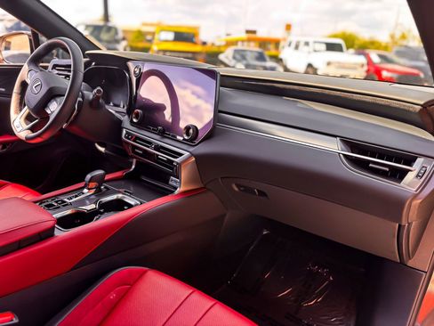 Used 2024 Lexus RX 500h F Sport image 22