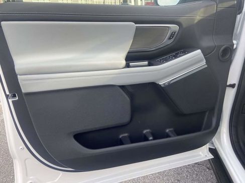 New 2026 Ford Expedition Platinum w/ Driver's Package image 11