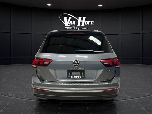 Used 2022 Volkswagen Tiguan SE AWD/4WD image 6