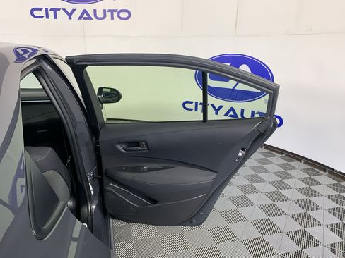 Used 2024 Toyota Corolla LE w/ LE Convenience Package FWD image 34