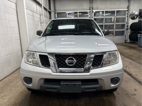 Used 2016 Nissan Frontier SV image 3